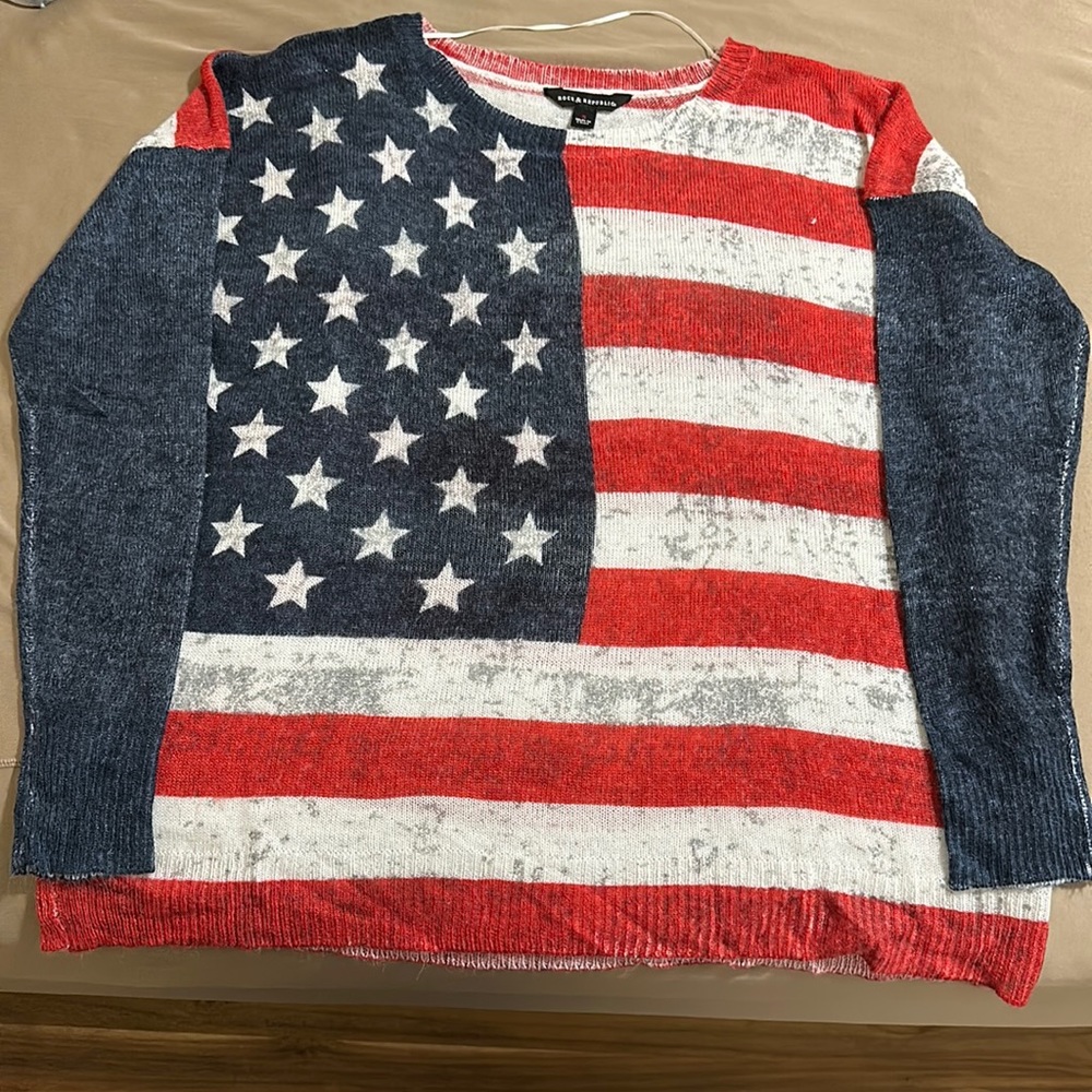 Rock & Republic America Light Weight Sweater